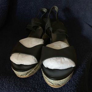 NWT Me Too Black Wedge Sandals